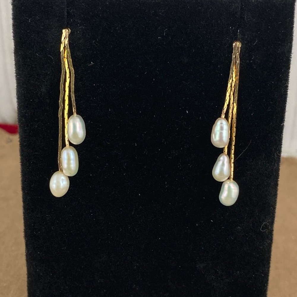 Vintage 14 Karat Gold Earrings 3 Strand Cobra Chain with Japanese Biwa Pearls